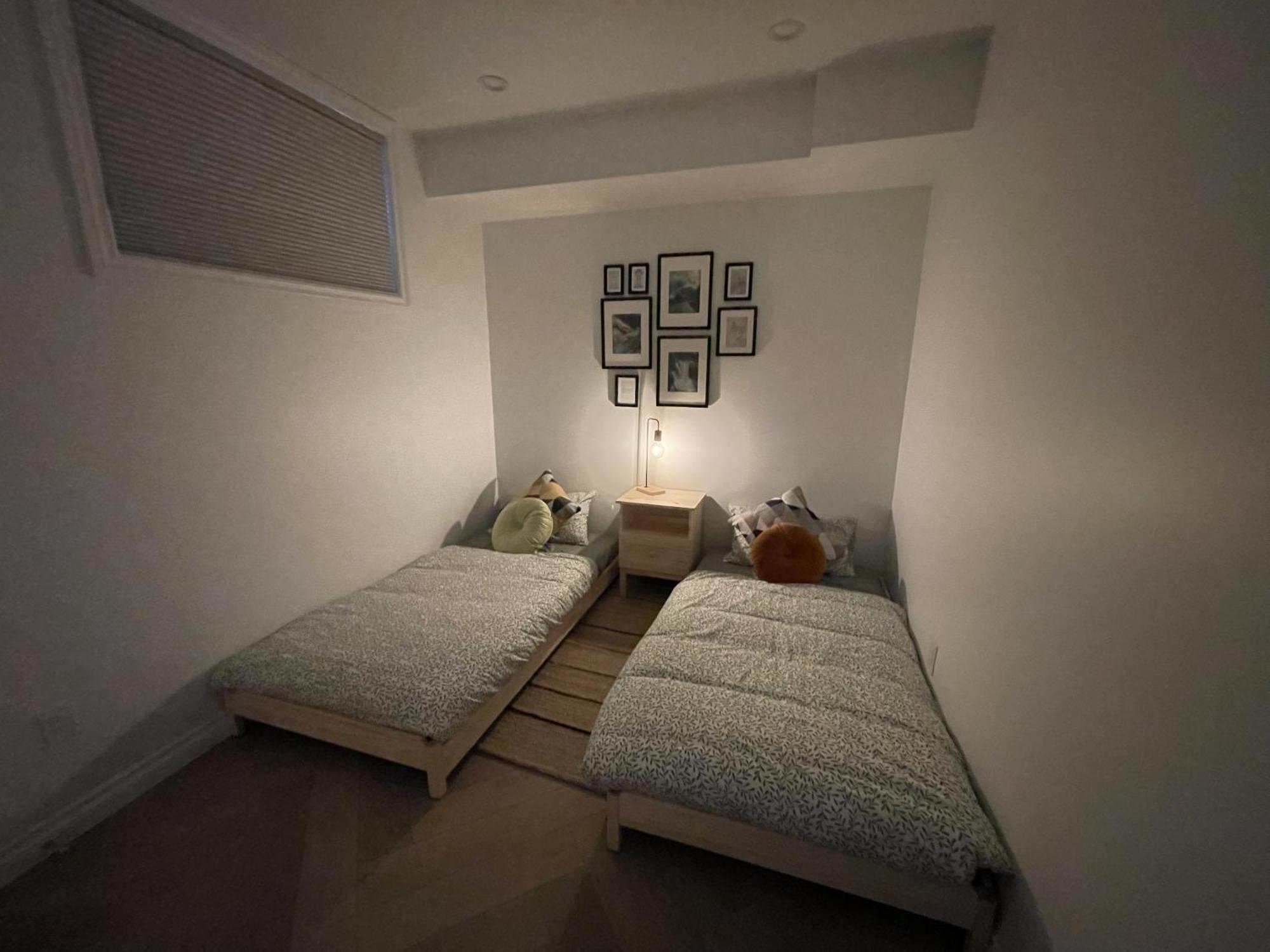Elite Guest Walkout Basement Suite Retreat カルガリー エクステリア 写真