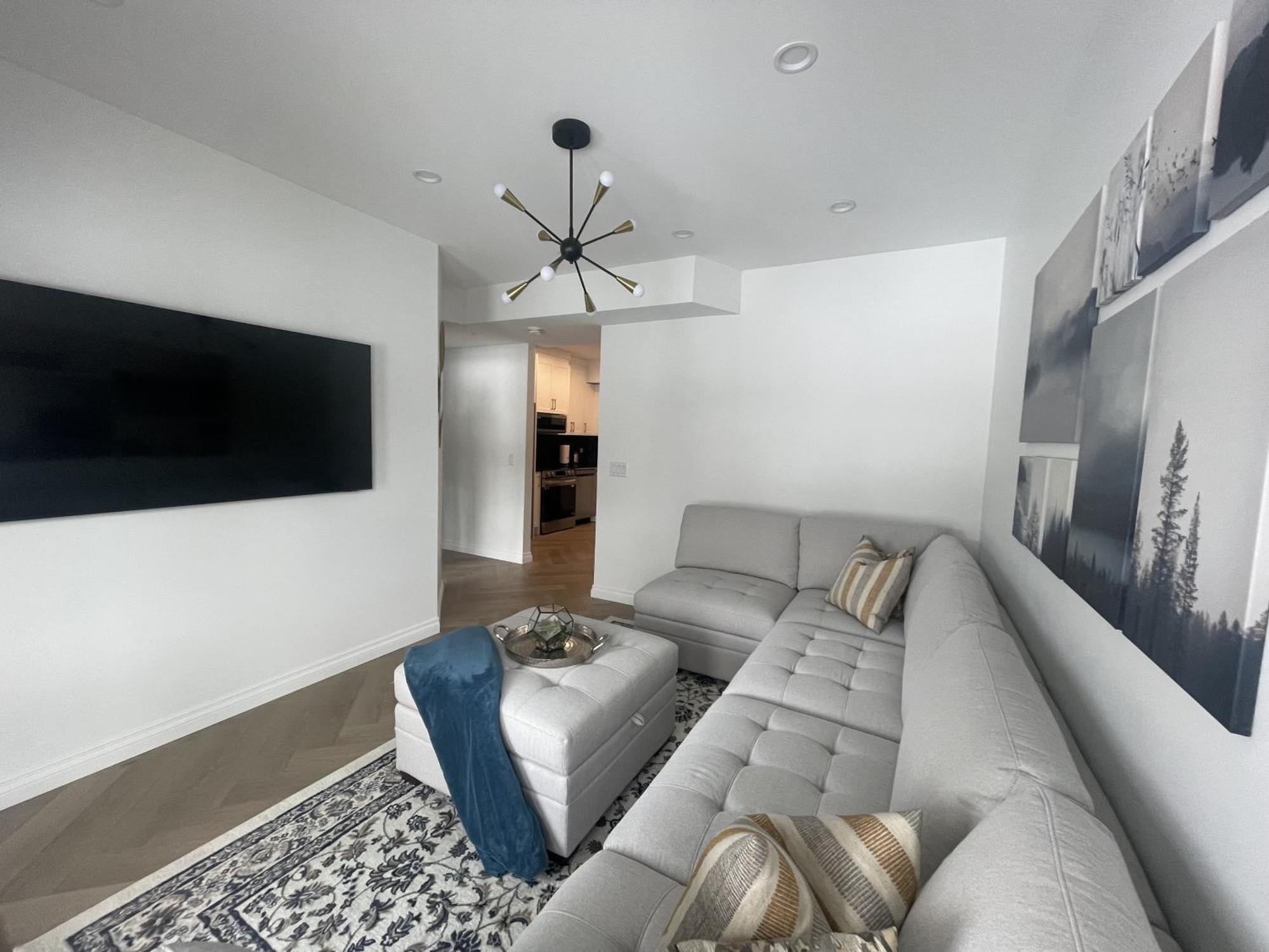 Elite Guest Walkout Basement Suite Retreat カルガリー エクステリア 写真
